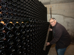Champagne Alain NAVARRE - Prise de Mousse et Vieillissement sur Lies Champagne Alain NAVARRE - Prise de Mousse et Vieillissement sur Lies